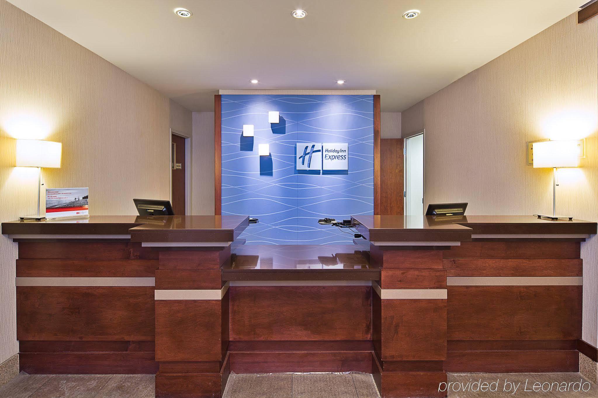 Holiday Inn Express Hotel & Suites Ottawa Airport By Ihg מראה חיצוני תמונה
