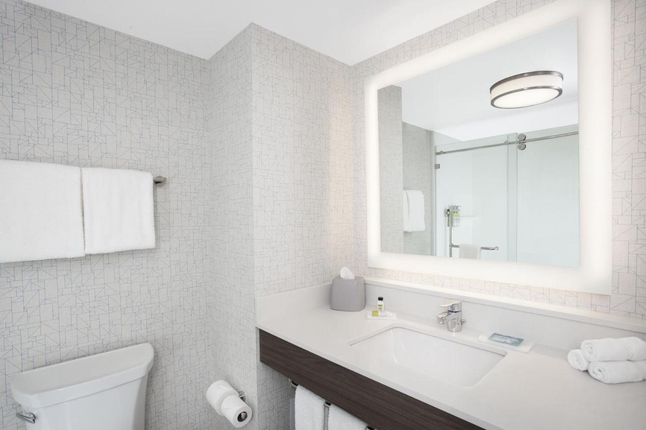 Holiday Inn Express Hotel & Suites Ottawa Airport By Ihg מראה חיצוני תמונה
