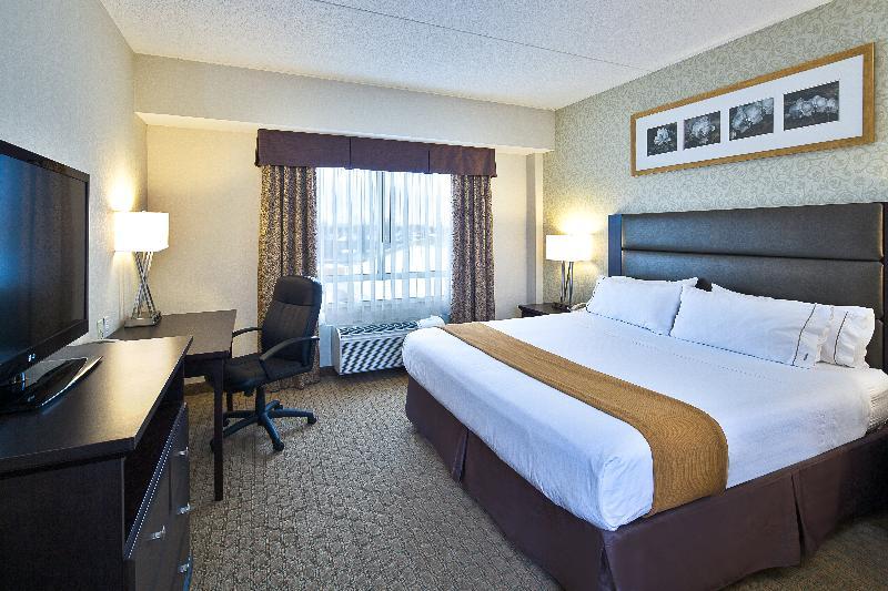 Holiday Inn Express Hotel & Suites Ottawa Airport By Ihg מראה חיצוני תמונה