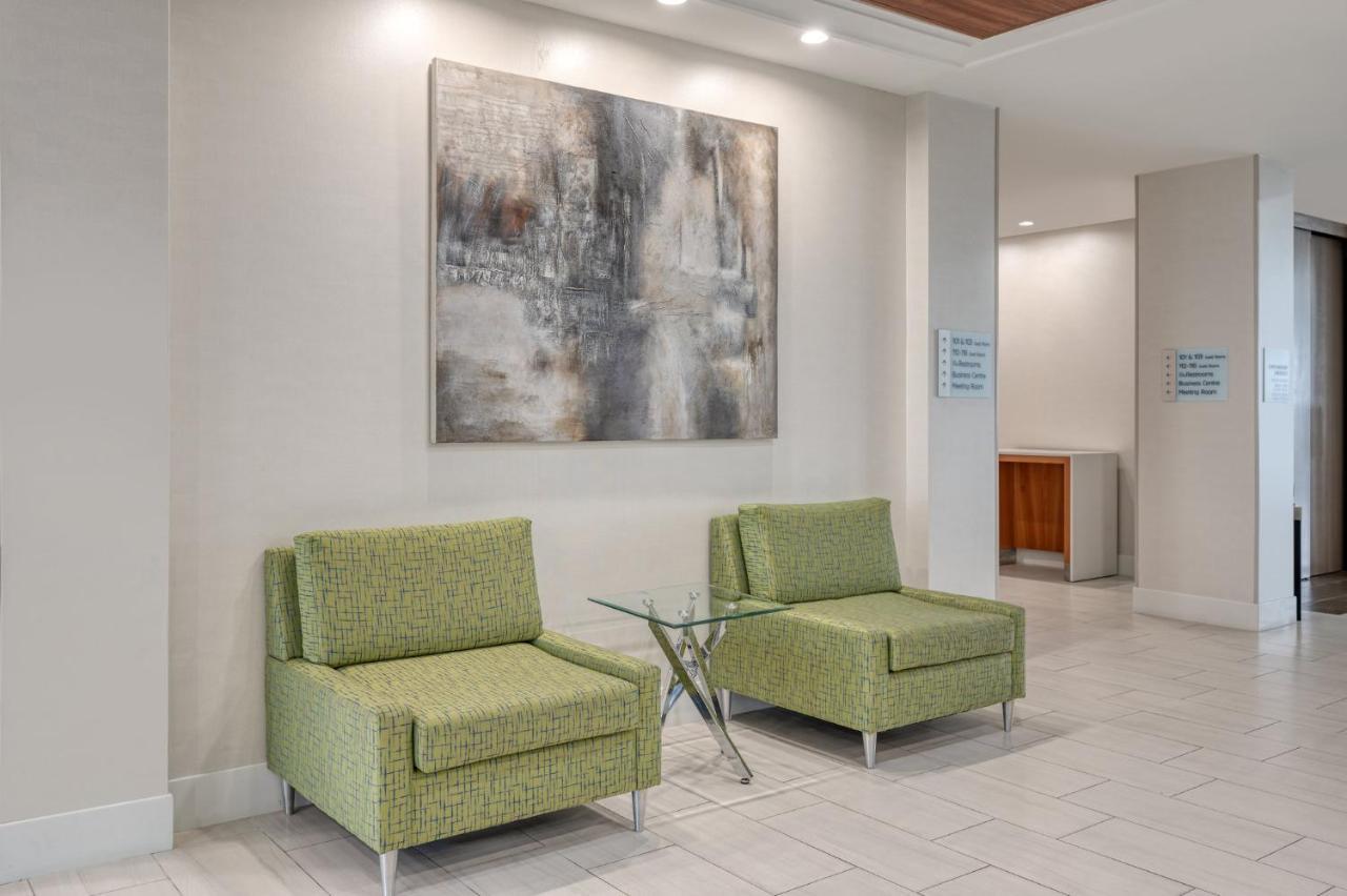Holiday Inn Express Hotel & Suites Ottawa Airport By Ihg מראה חיצוני תמונה