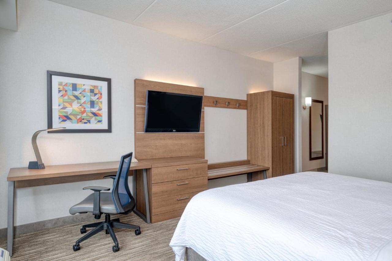 Holiday Inn Express Hotel & Suites Ottawa Airport By Ihg מראה חיצוני תמונה