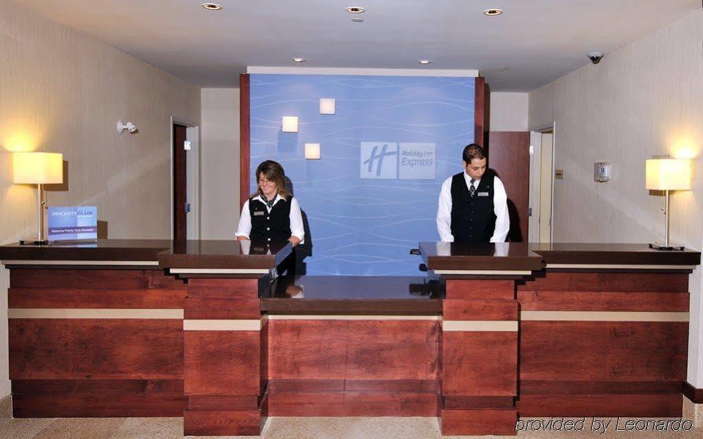 Holiday Inn Express Hotel & Suites Ottawa Airport By Ihg מראה חיצוני תמונה